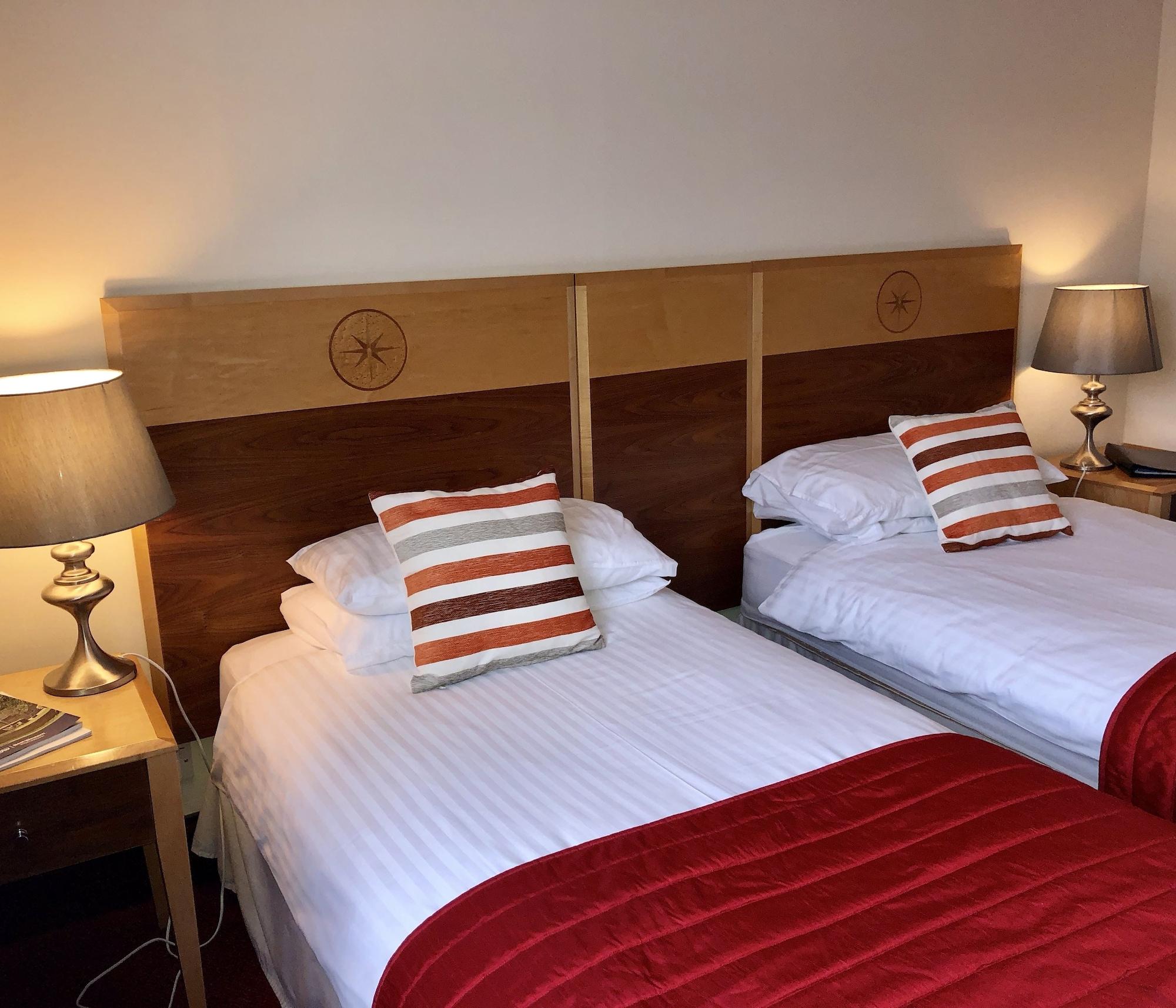 Best Western Compass Inn Tormarton Exteriör bild