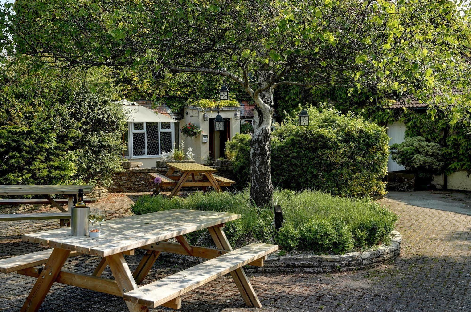 Best Western Compass Inn Tormarton Exteriör bild